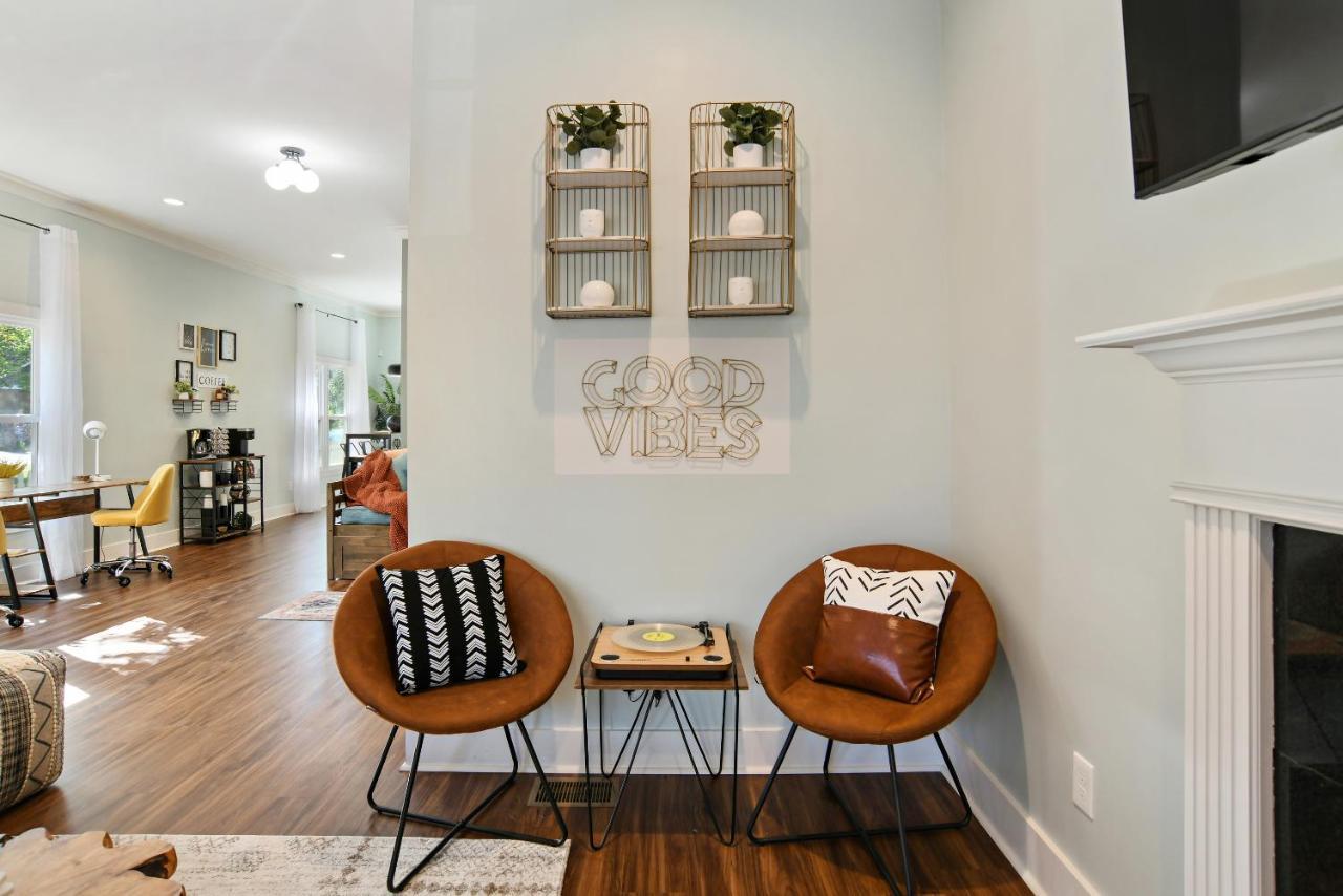 Sun Lit Modern Home With Good Vibes And Lots Of Coffee - Designedbydom Atlanta Exterior photo