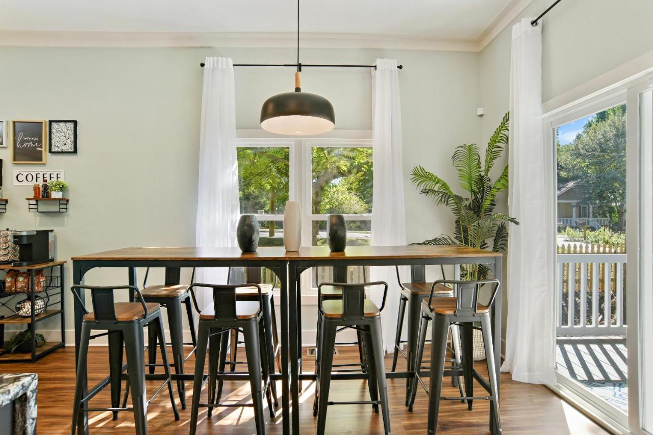 Sun Lit Modern Home With Good Vibes And Lots Of Coffee - Designedbydom Atlanta Exterior photo