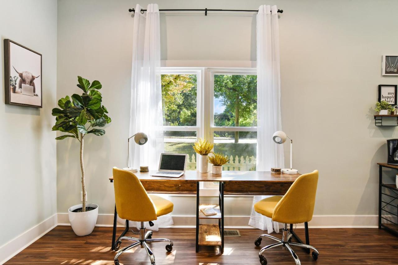 Sun Lit Modern Home With Good Vibes And Lots Of Coffee - Designedbydom Atlanta Exterior photo