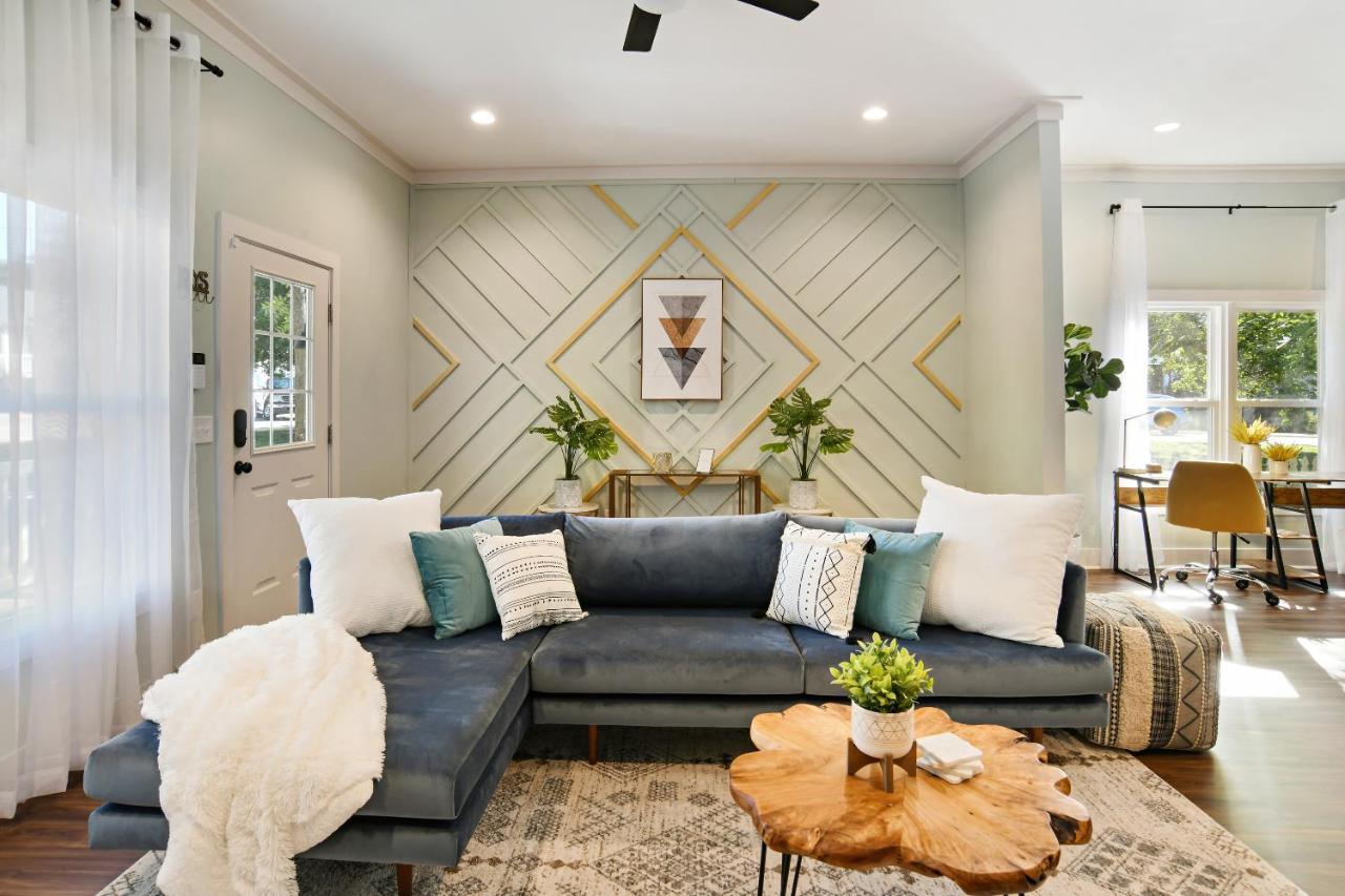 Sun Lit Modern Home With Good Vibes And Lots Of Coffee - Designedbydom Atlanta Exterior photo